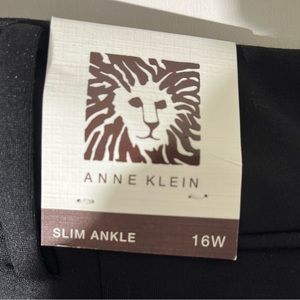 Anne Klein black dress pants. NWT.